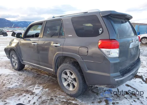 2013 Toyota 4Runner Sr5 z USA, uszkodzony, nr VIN JTEBU5JR3D5138921